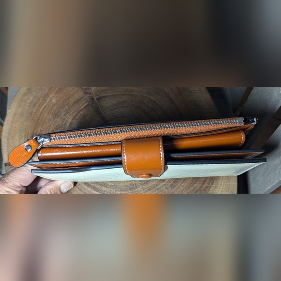 Bostanten Women's Wallet NWT - Picture 5 of 11